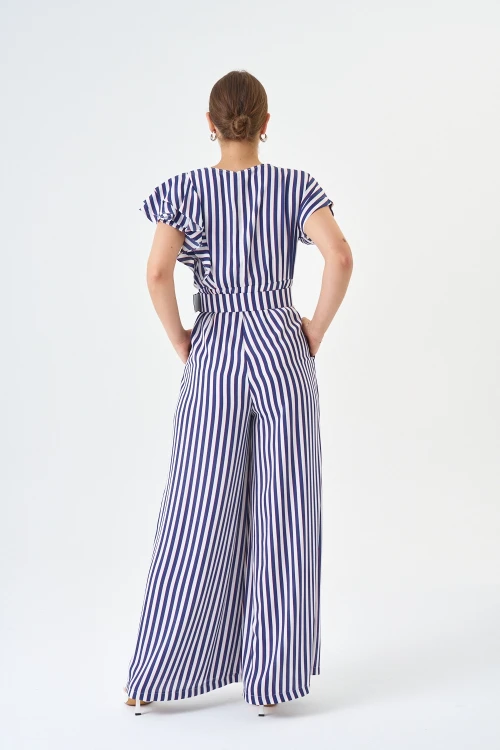 Fırfır Detaylı Bluz Ve Bol paça Pantolon Çizgili Kemerli Tulum