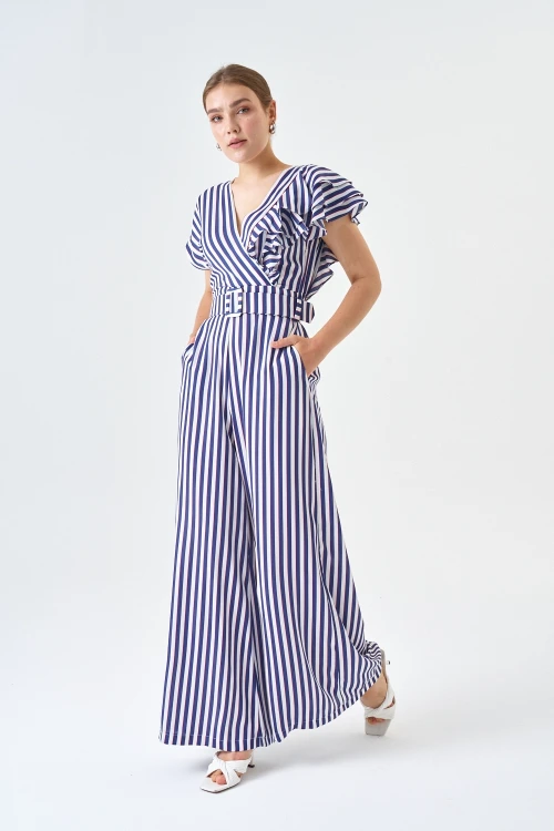 Fırfır Detaylı Bluz Ve Bol paça Pantolon Çizgili Kemerli Tulum