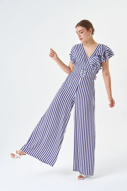 Fırfır Detaylı Bluz Ve Bol paça Pantolon Çizgili Kemerli Tulum