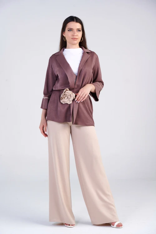 Trend Kadın Modern Tasarımı Ve Rahatlığıyla Tarzınıza Sofistike Bir Dokunuş Katıyor.