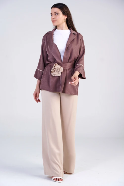 Trend Kadın Modern Tasarımı Ve Rahatlığıyla Tarzınıza Sofistike Bir Dokunuş Katıyor.