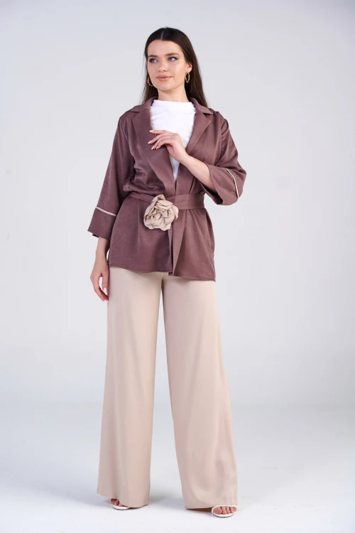 Trend Kadın Modern Tasarımı Ve Rahatlığıyla Tarzınıza Sofistike Bir Dokunuş Katıyor.