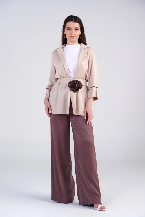 Trend Kadın Modern Tasarımı Ve Rahatlığıyla Tarzınıza Sofistike Bir Dokunuş Katıyor.