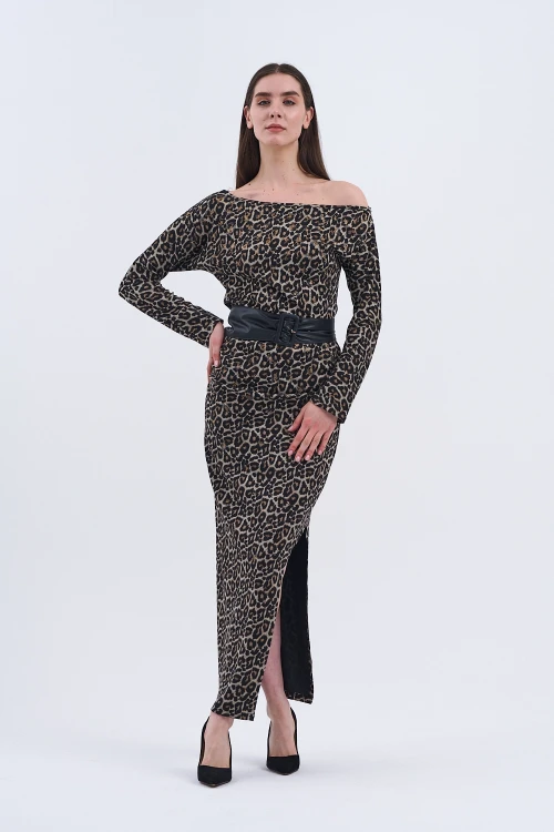 Şıklığın yeni tanımı Etek Bluz İkili Takım Koleksiyonumuzla Tarzınıza Güç Katın!