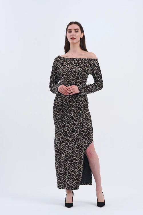 Şıklığın yeni tanımı Etek Bluz İkili Takım Koleksiyonumuzla Tarzınıza Güç Katın!