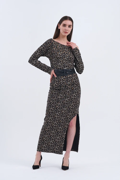 Şıklığın yeni tanımı Etek Bluz İkili Takım Koleksiyonumuzla Tarzınıza Güç Katın!