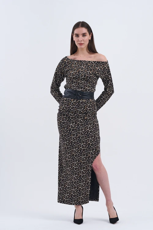 Şıklığın yeni tanımı Etek Bluz İkili Takım Koleksiyonumuzla Tarzınıza Güç Katın!