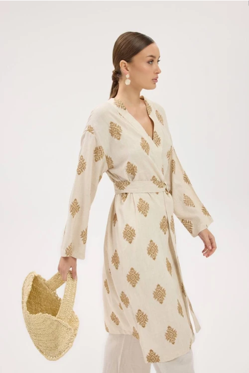 Şıklık Ve Konforun Mükemmel Uyumu: Krem İşlemeli Kimono İle Tarzınızı Baştan Yaratın!