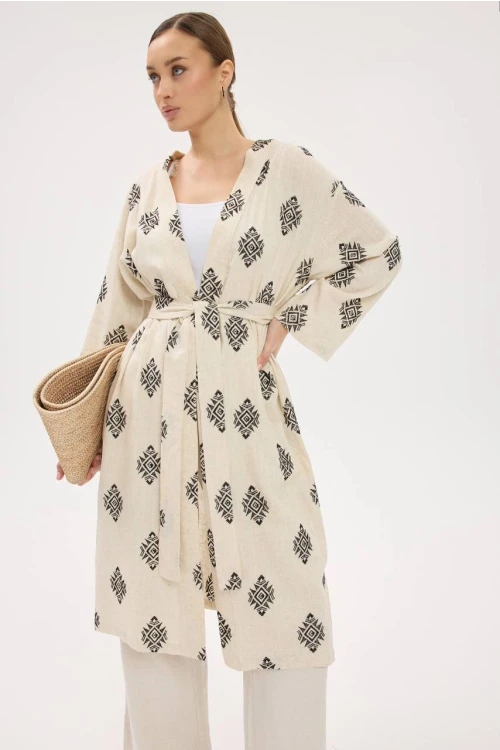 Şıklık Ve Konforun Mükemmel Uyumu: Krem İşlemeli Kimono İle Tarzınızı Baştan Yaratın!