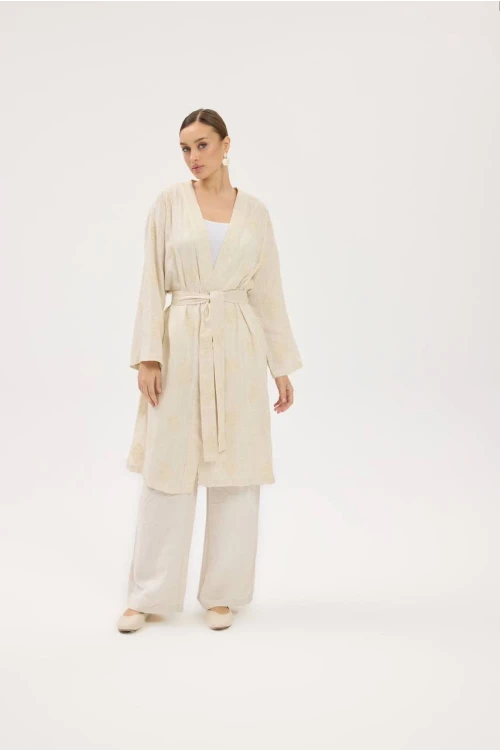 Şıklık Ve Konforun Mükemmel Uyumu: Krem İşlemeli Kimono İle Tarzınızı Baştan Yaratın!