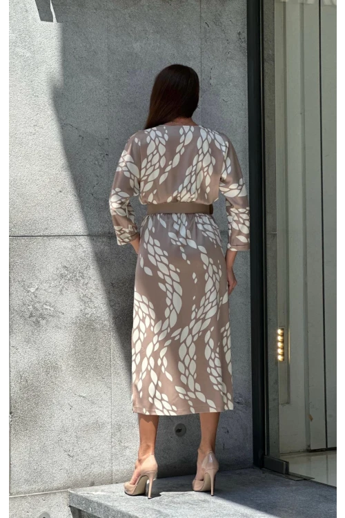 Trend Kadın Cesur Desenler Zarif Kesimlerle Buluşuyor Yeni  Elbisemiz.