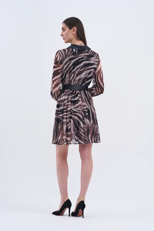 Trend Kadın Desenli Şifon Deri Kombinli Elbise ile Şıklığın ve Rahatlığın Tadını Çıkarın