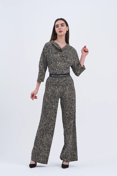 Trend Kadın Leopar Deseniyle İkili Takımda Cesurca Şıklık, Her Adımda Fark Yarat