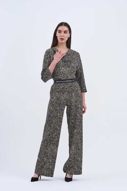 Trend Kadın Leopar Deseniyle İkili Takımda Cesurca Şıklık, Her Adımda Fark Yarat