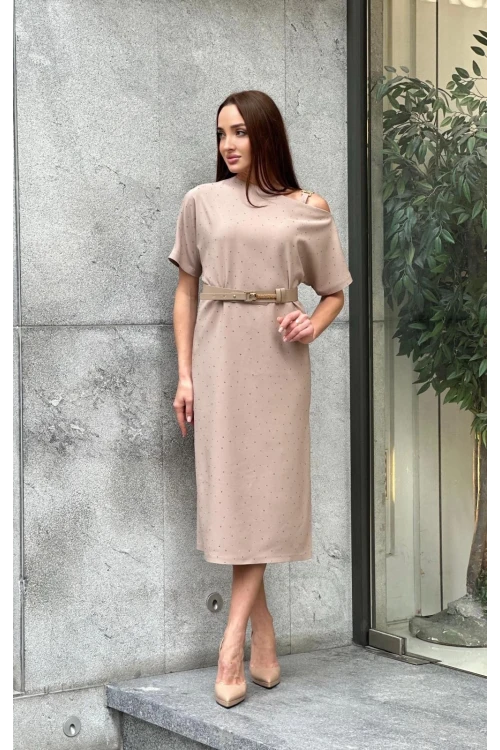 Trend Kadın Minimalist Şıklığın Renkli Dokunuşları Omuz Detaylarıyla Fark Yaratan Tasarım