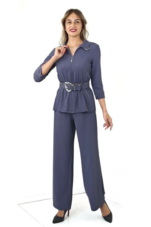 Trend Kadın Modayı cesur bir adım ileri taşıyan leopar detaylı kemerli tulum modelimizle tanışın!